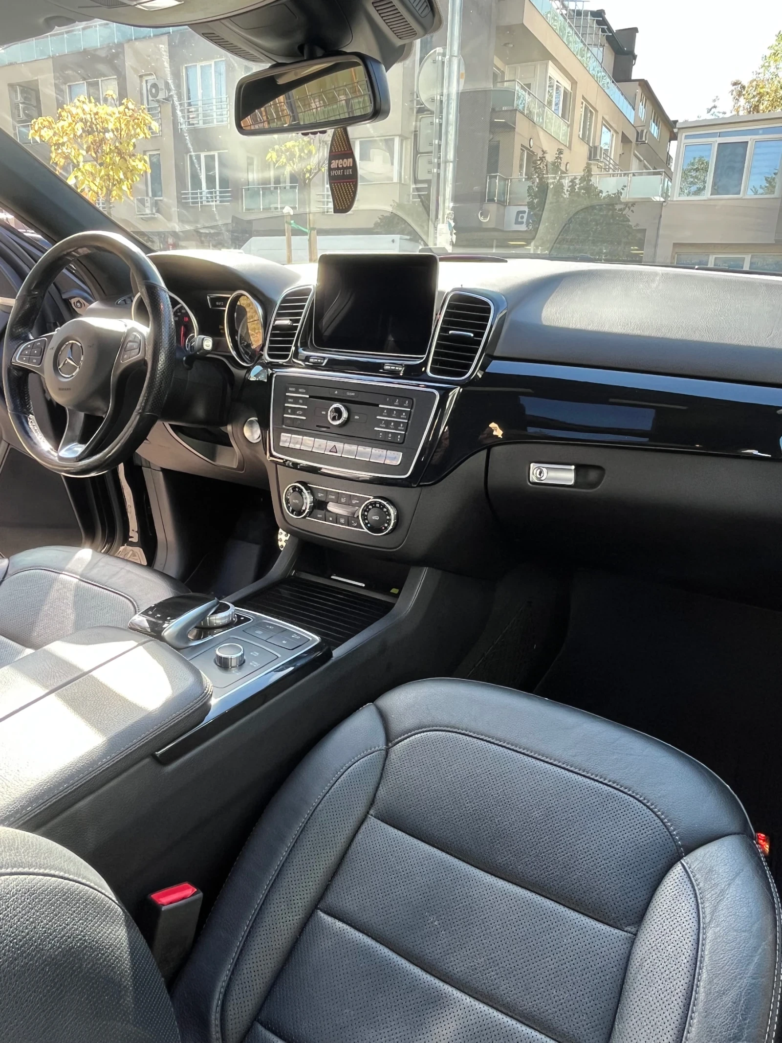 Mercedes-Benz GLE 43 AMG  - изображение 8