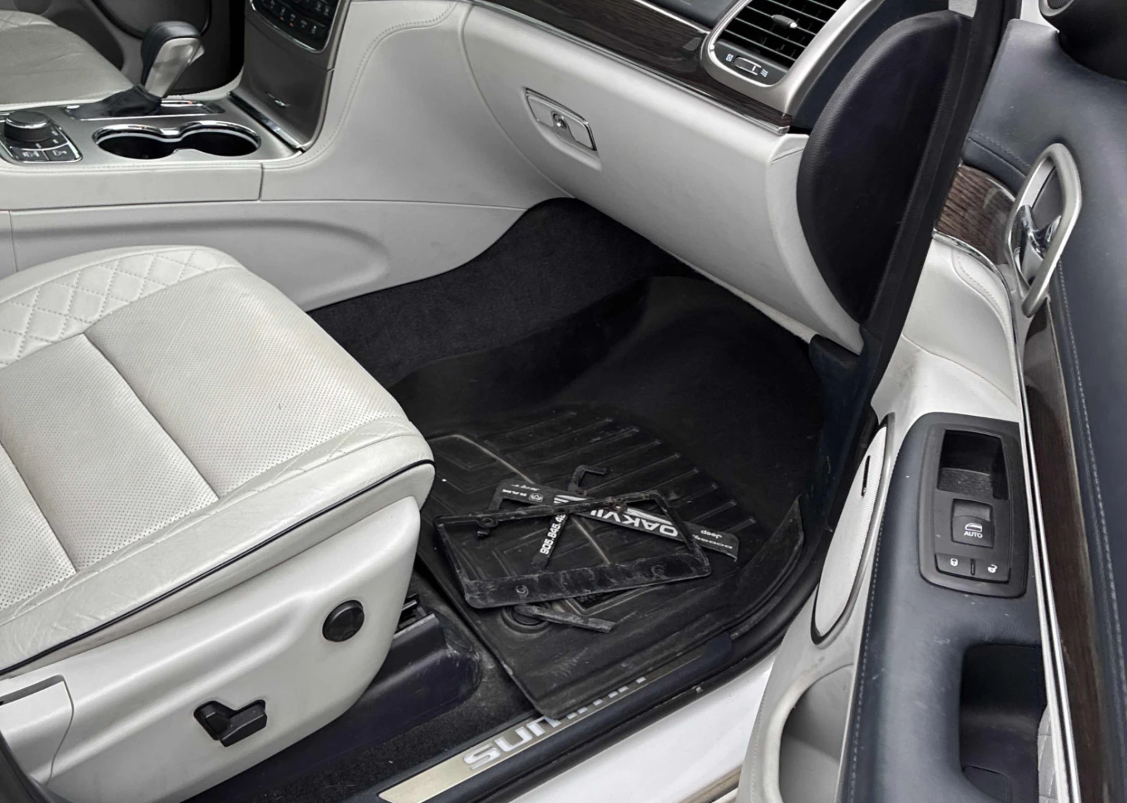 Jeep Grand cherokee SUMMIT* 5.7L, V8, 360HP* CARFAX* NAVI* Подгрев* Ke, снимка 12 - Автомобили и джипове - 53933583