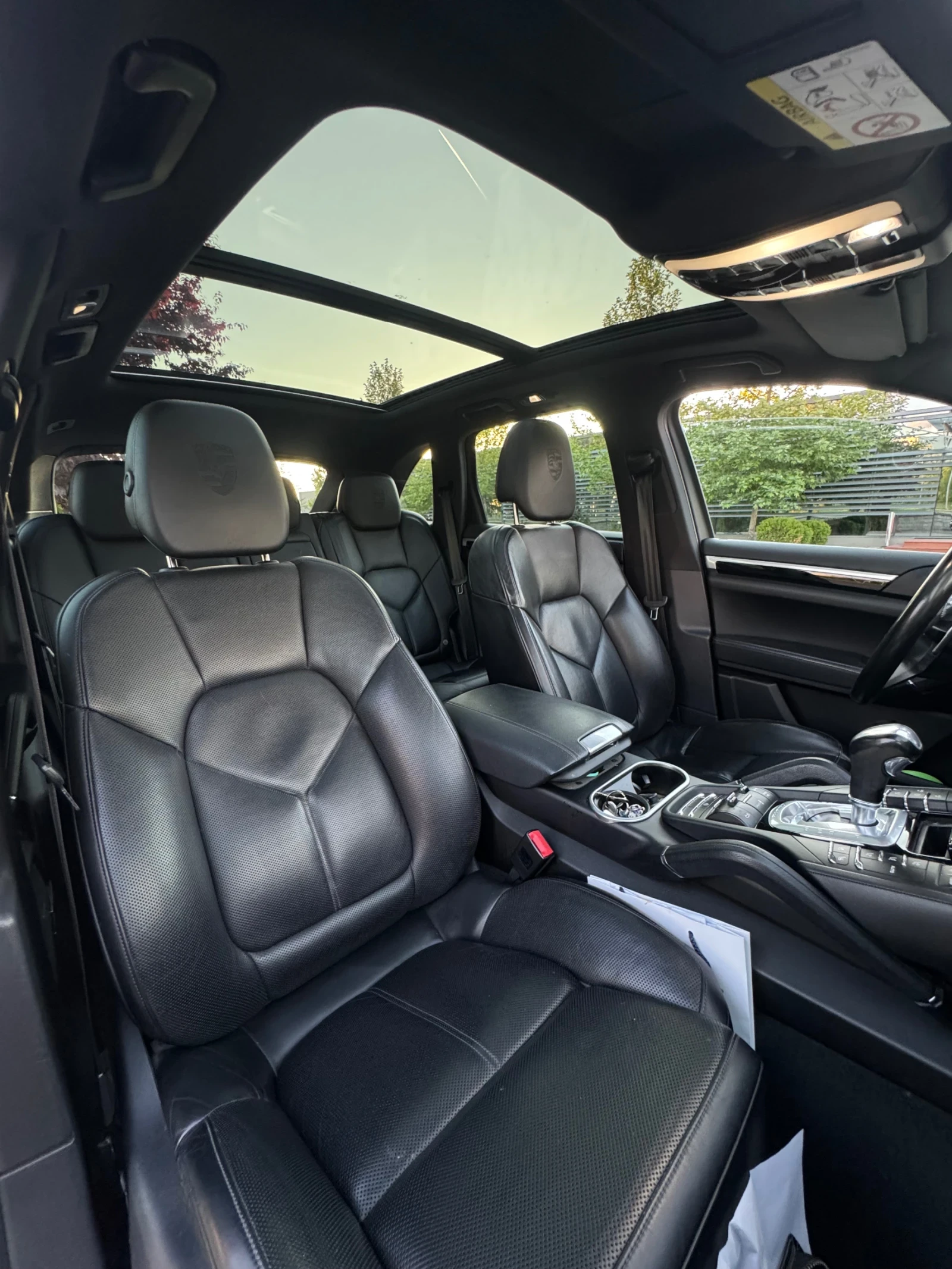 Porsche Cayenne 3.0 Platinum Edition, снимка 10 - Автомобили и джипове - 54618244