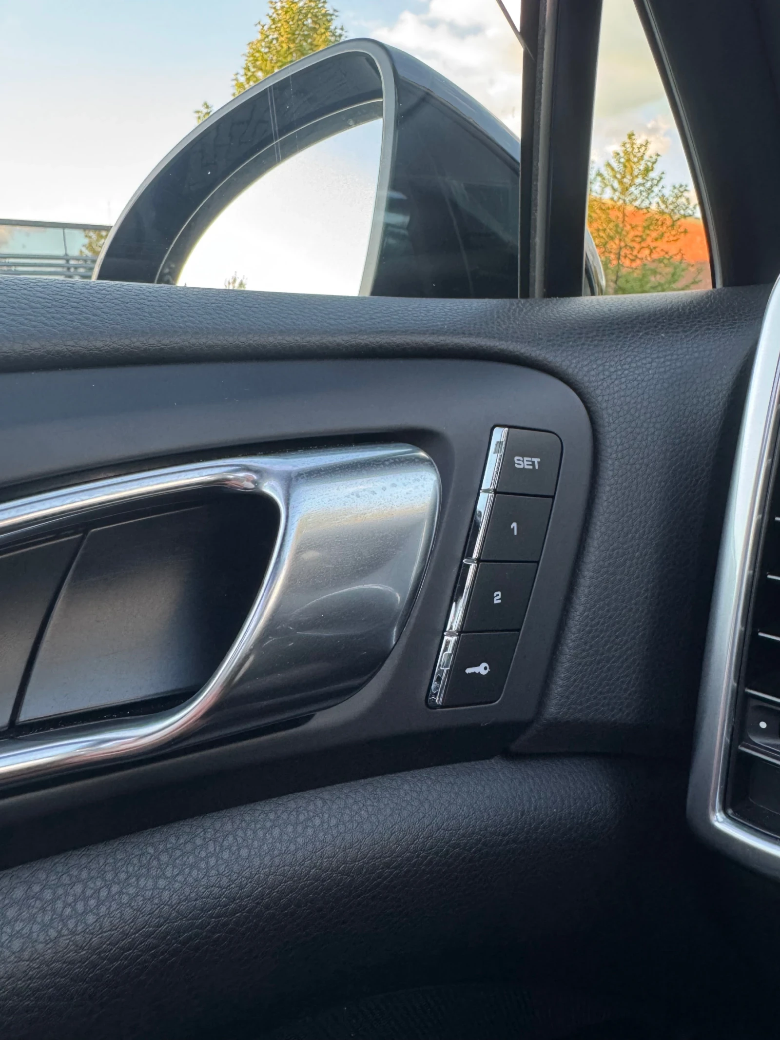 Porsche Cayenne 3.0 Platinum Edition, снимка 14 - Автомобили и джипове - 54618244