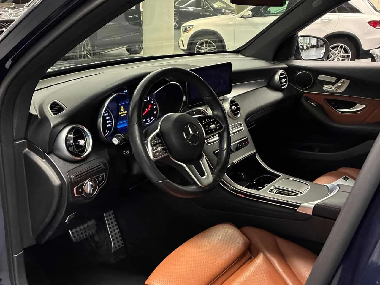 Mercedes-Benz GLC 300  4MATIC | MEMORY | PANO , снимка 8 - Автомобили и джипове - 54819335