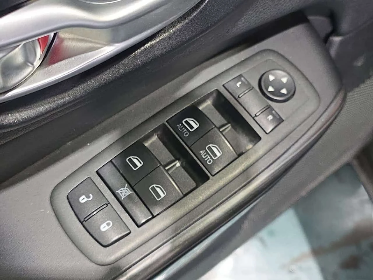 Jeep Cherokee * 4WD 4dr Limited | AS IS | Clean Carfax | * CARFA, снимка 16 - Автомобили и джипове - 54948063