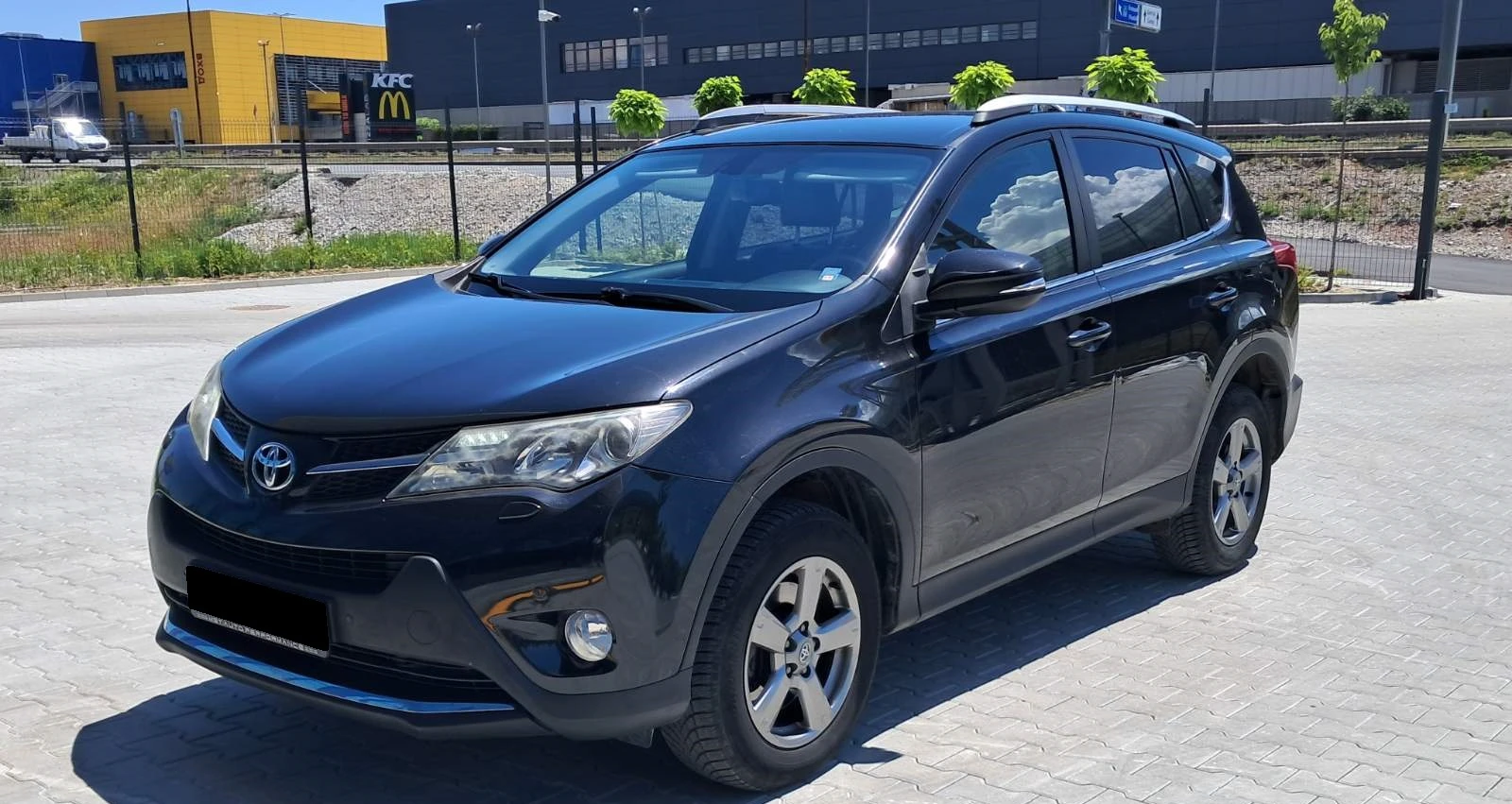 Toyota Rav4 2.2 D AWD = MGT Select 2 = 