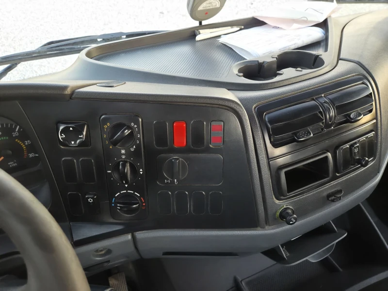 Mercedes-Benz Atego 924, Самосвал с кран, Климатик, снимка 11 - Камиони - 52258275