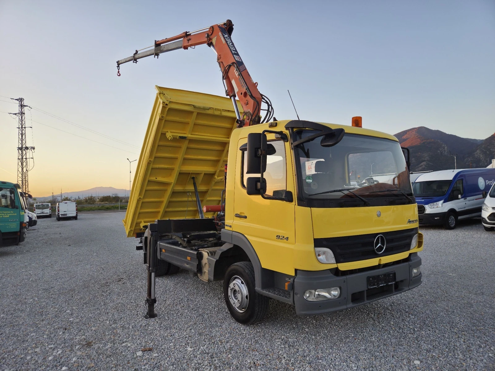 Mercedes-Benz Atego 924, Самосвал с кран, Климатик - изображение 7