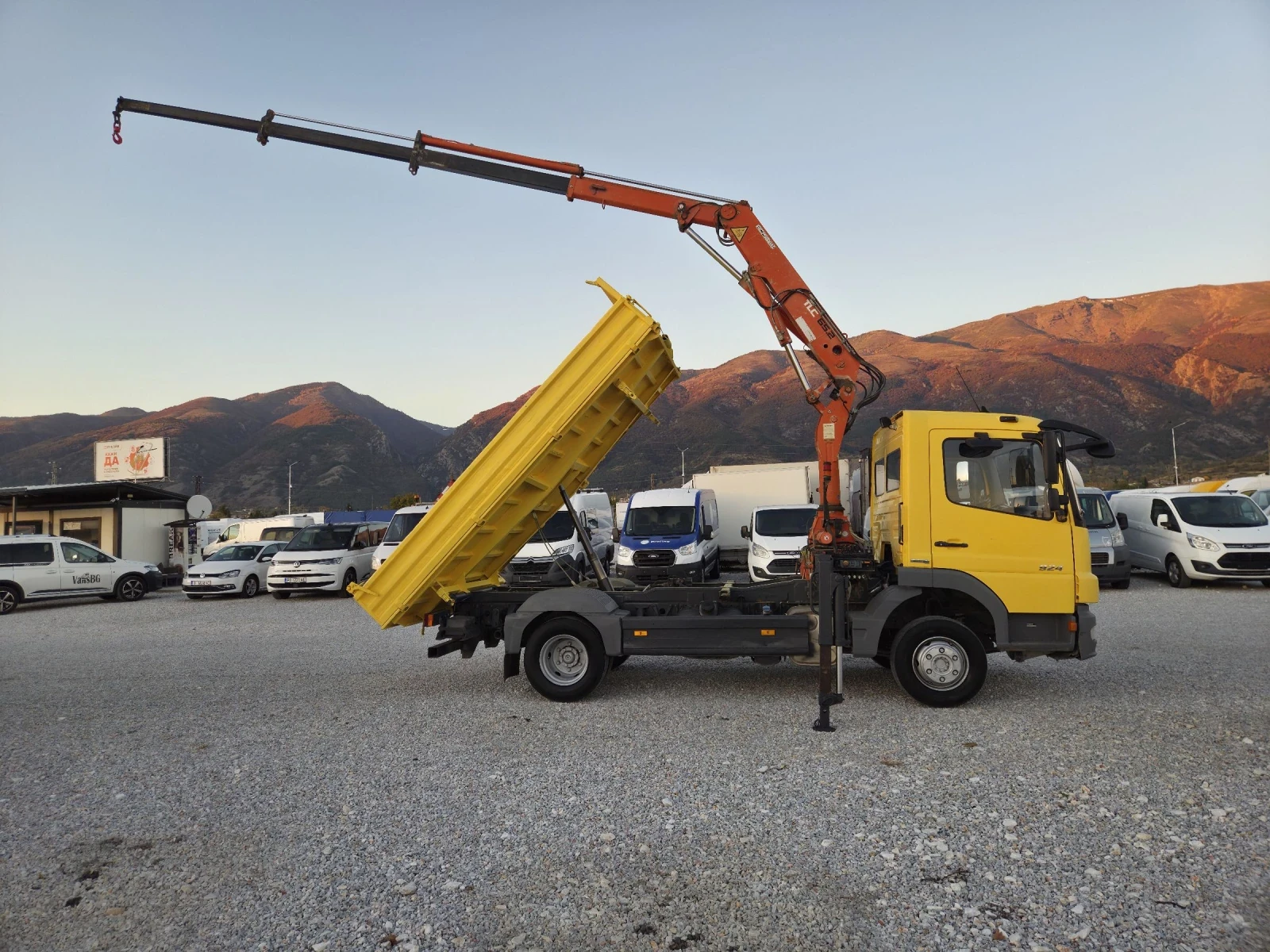 Mercedes-Benz Atego 924, Самосвал с кран, Климатик - изображение 6