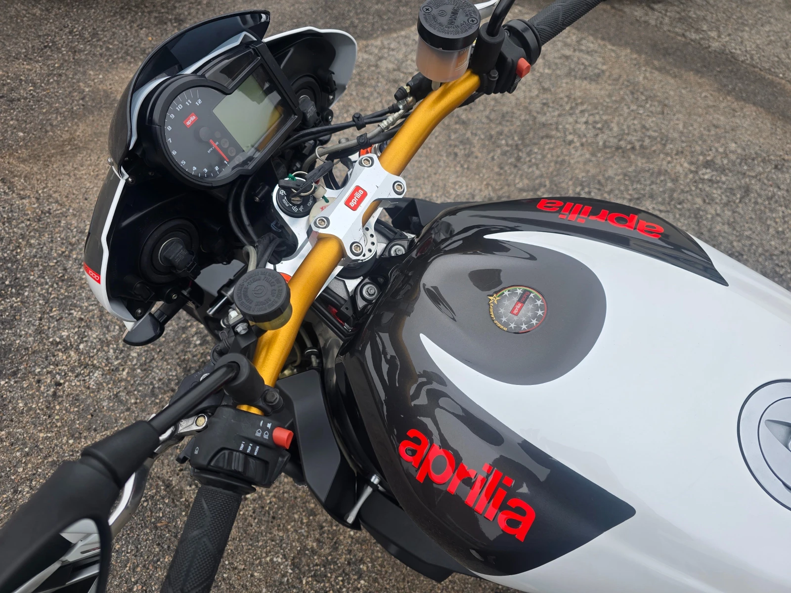 Aprilia Tuono 1000 - изображение 7