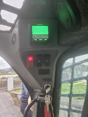 Мини челни товарачи GEHL R190, снимка 6