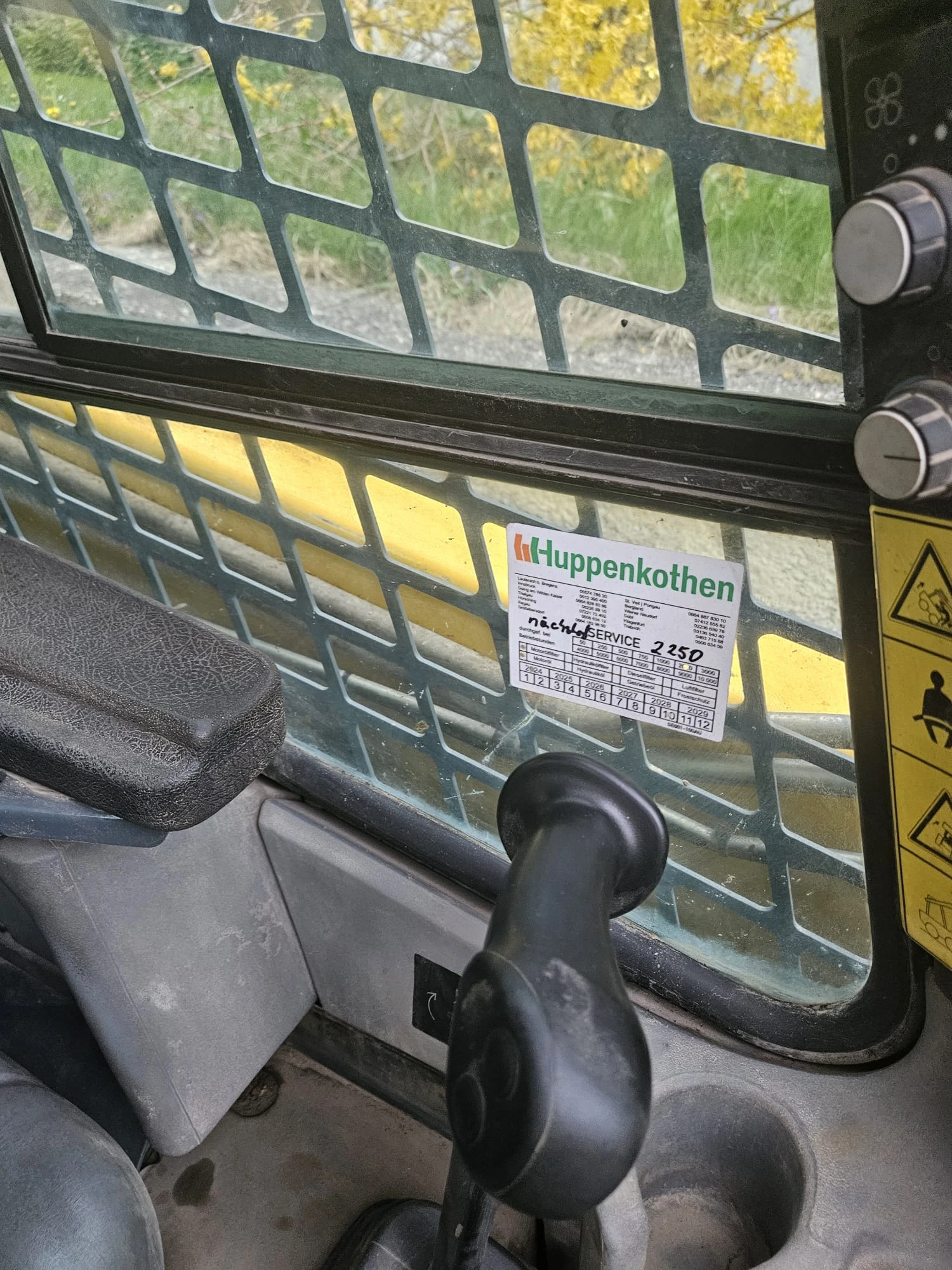 Мини челни товарачи GEHL R190, снимка 4 - Индустриална техника - 54230281