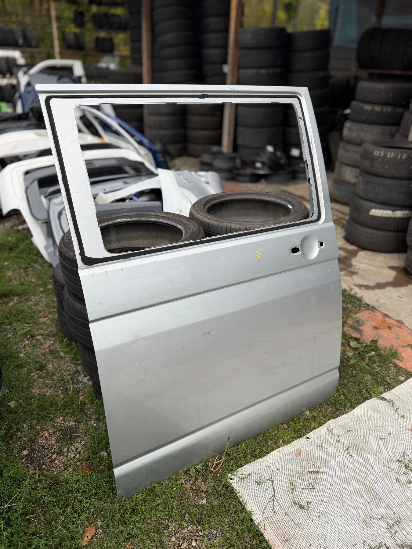 Плъзгаща дясна врата VW Volkswagen T6 MultiVan 843208