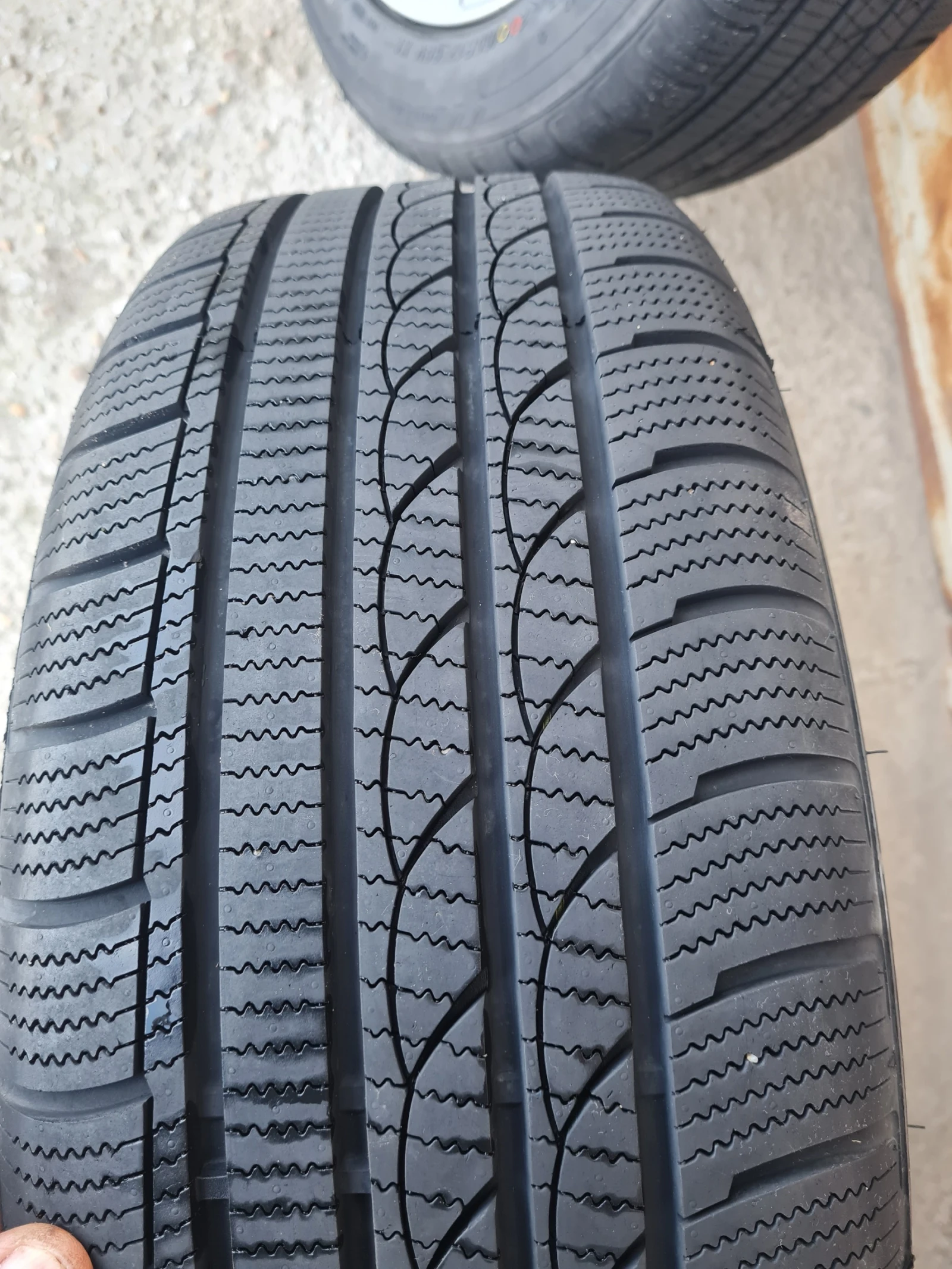 ���� � ������ 215/55R17 �� Hyundai | Mobile.bg � ����������� 8