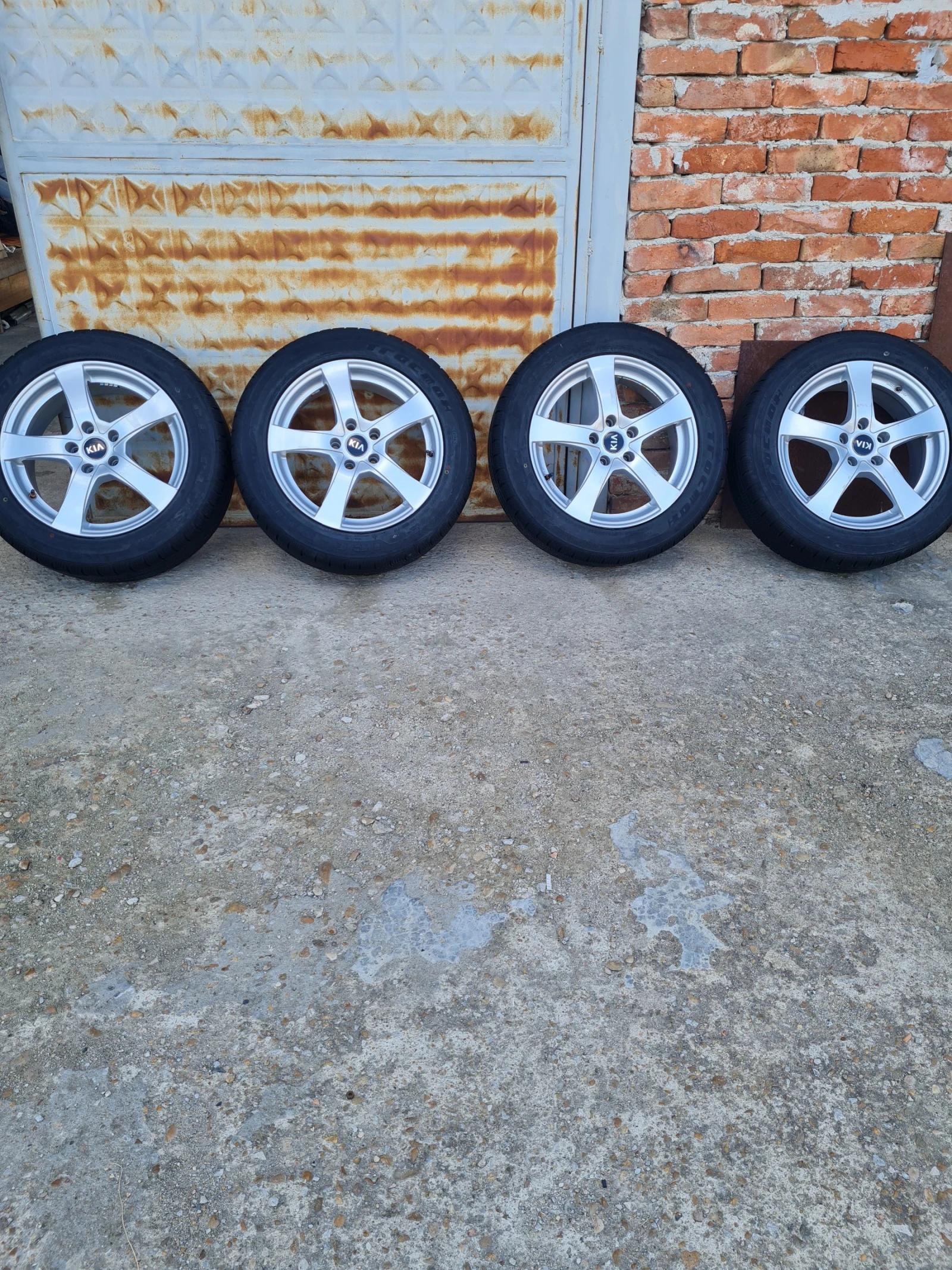 ���� � ������ 215/55R17 �� Hyundai | Mobile.bg � ����������� 1