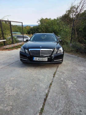 Mercedes-Benz E 220, снимка 1