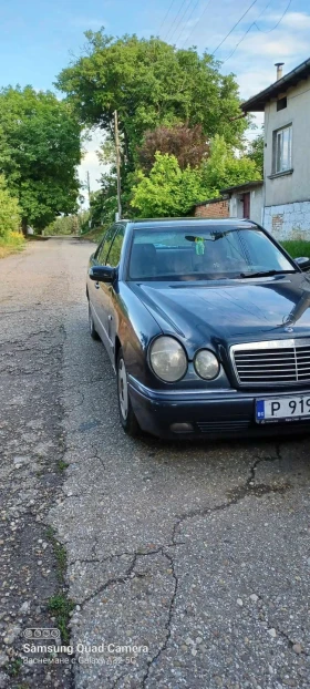  Mercedes-Benz E 250