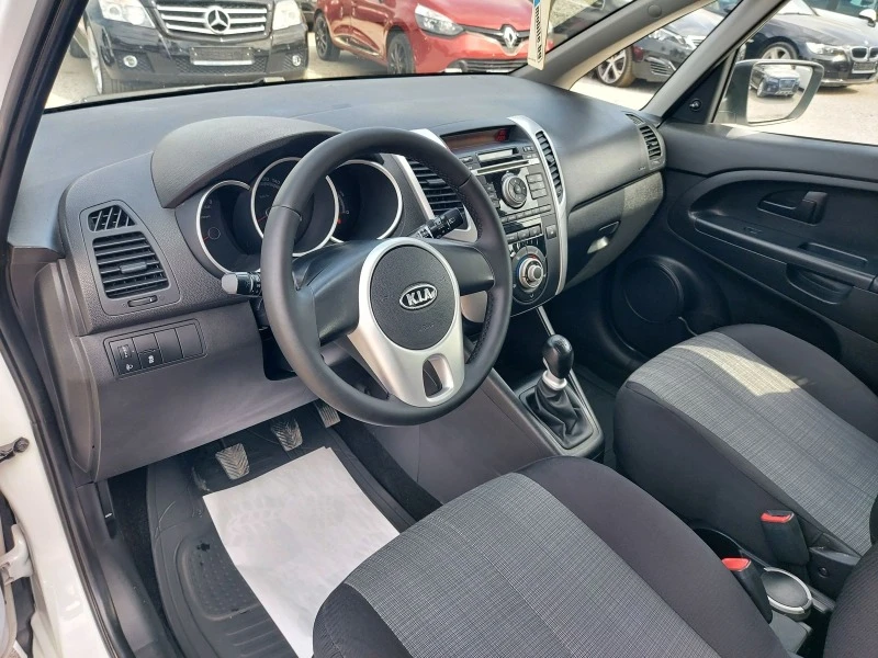 Kia Venga 1.4i-90к.с!, снимка 9 - Автомобили и джипове - 42400177