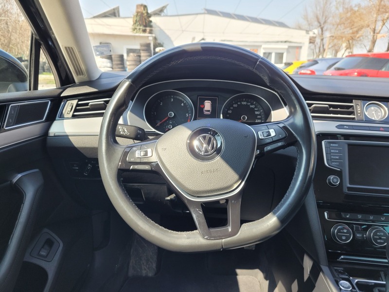 VW Passat 2.0 TDI automatic , снимка 11 - Автомобили и джипове - 44792035