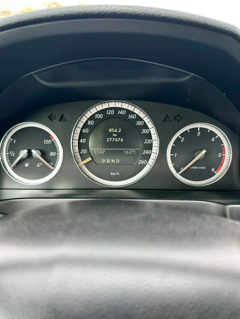 Mercedes-Benz C 220, снимка 6 - Автомобили и джипове - 52384731