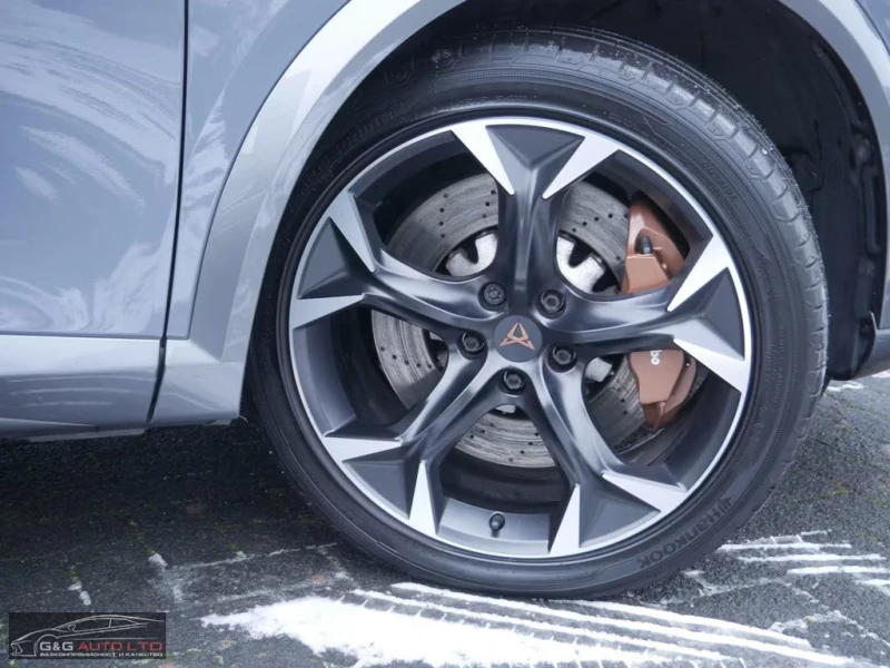 Cupra Formentor 2.0TSI/245HP/VZ/PANO/MATRIX/BREMBO/MEMO/CAM/723g, снимка 3 - Автомобили и джипове - 53261924
