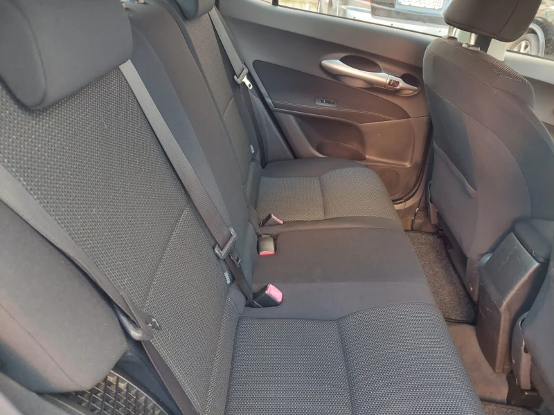 Toyota Auris 1.8VVTI HYBRID 161000км. ТОП, снимка 13 - Автомобили и джипове - 53263539