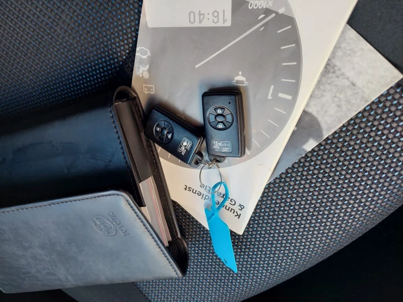 Toyota Auris 1.8VVTI HYBRID 161000км. ТОП, снимка 15 - Автомобили и джипове - 53263539