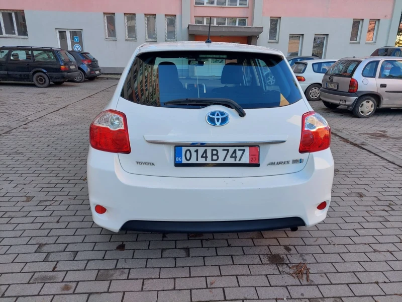 Toyota Auris 1.8VVTI HYBRID 161000км. ТОП, снимка 5 - Автомобили и джипове - 53263539