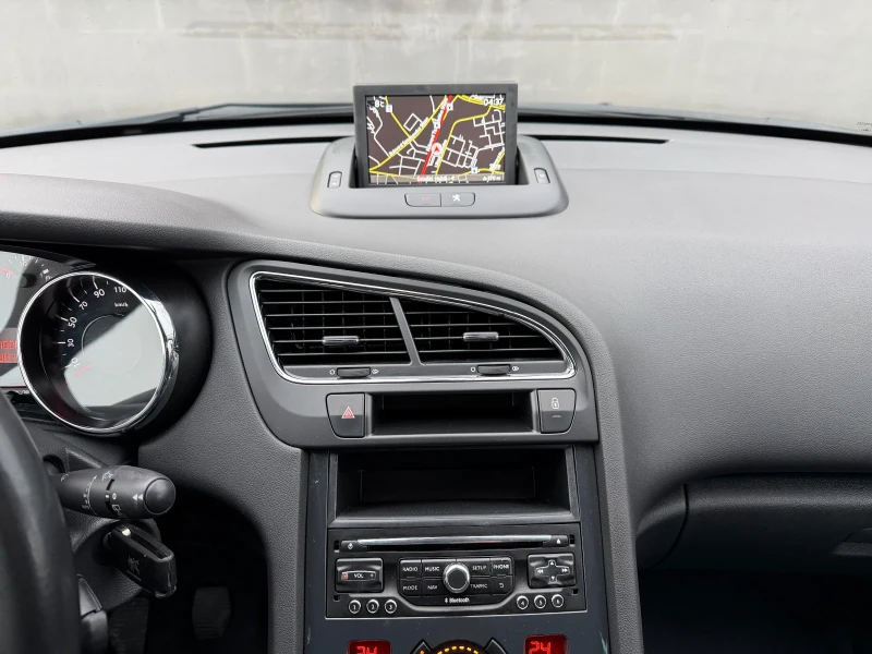 Peugeot 5008 1.6HDI 6+ 1 Euro6b, снимка 12 - Автомобили и джипове - 53286654