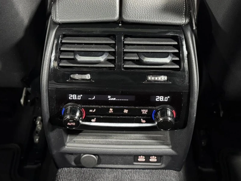 BMW 540 * М-Package* * HeadUp* AвтоКредит* (ЦЕНА ДО БГ), снимка 17 - Автомобили и джипове - 53434359