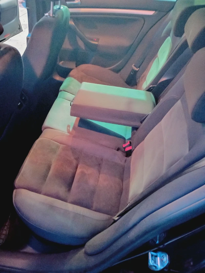 VW Golf, снимка 5 - Автомобили и джипове - 53540057