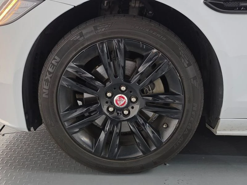 Jaguar Xf 2.0 Automatic, снимка 4 - Автомобили и джипове - 55926629