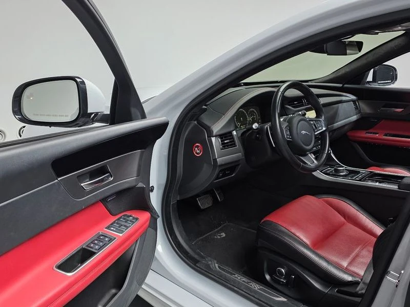Jaguar Xf 2.0 Automatic, снимка 9 - Автомобили и джипове - 55926629