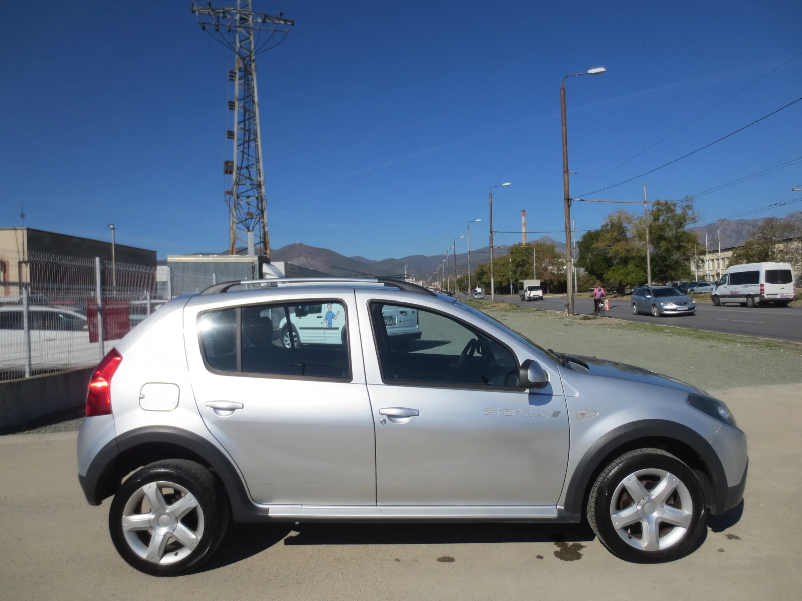 Dacia Sandero 1.6 i STEPWAY - изображение 4