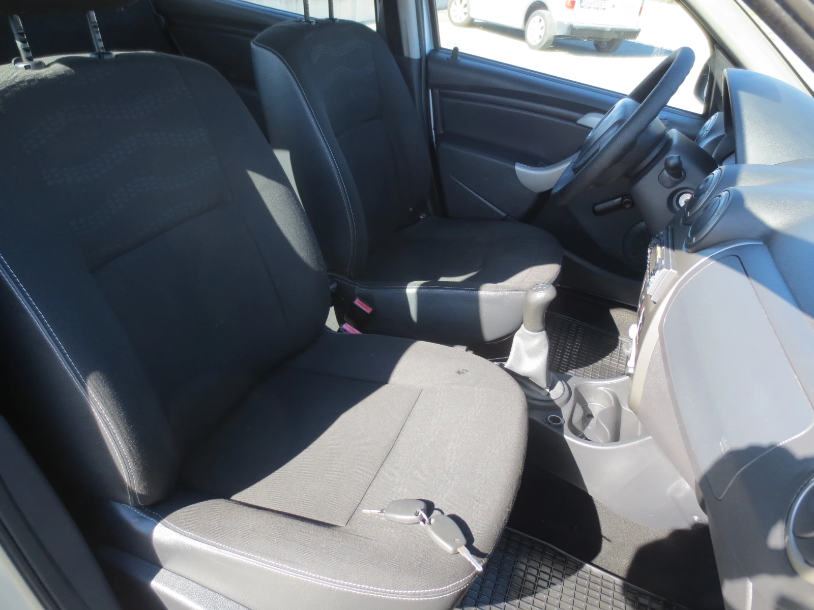 Dacia Sandero 1.6 i STEPWAY | Mobile.bg — изображение 15