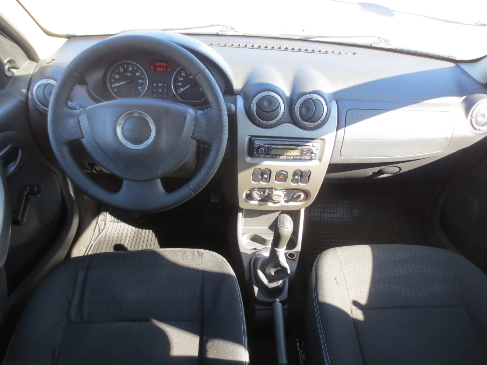 Dacia Sandero 1.6 i STEPWAY | Mobile.bg — изображение 13