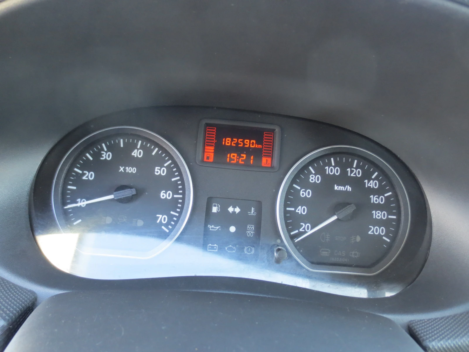 Dacia Sandero 1.6 i STEPWAY | Mobile.bg — изображение 11