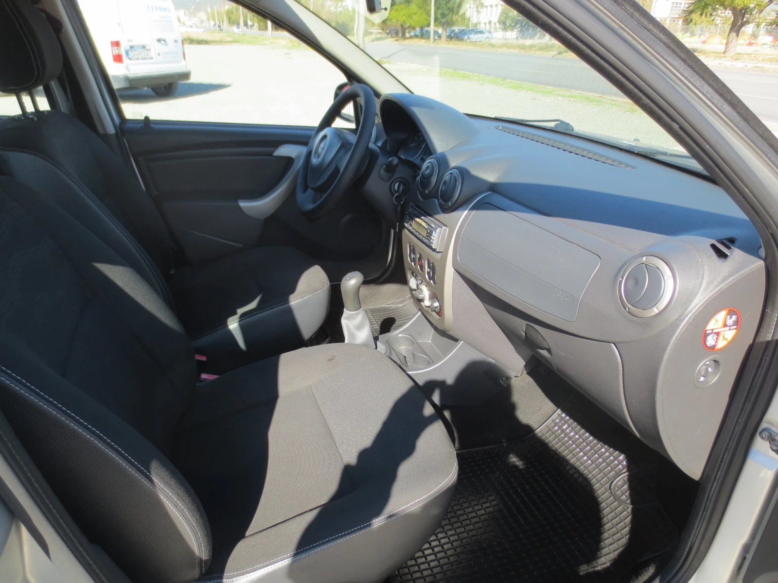 Dacia Sandero 1.6 i STEPWAY | Mobile.bg — изображение 14