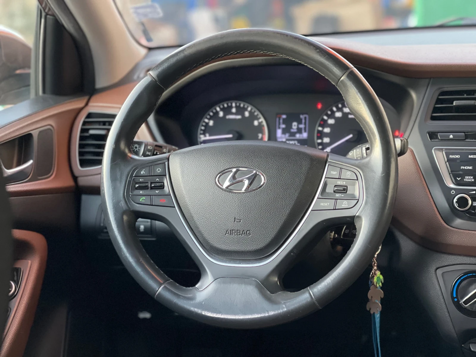 Hyundai I20 1.4i* Automatic* Klima* 140 000KM - изображение 8