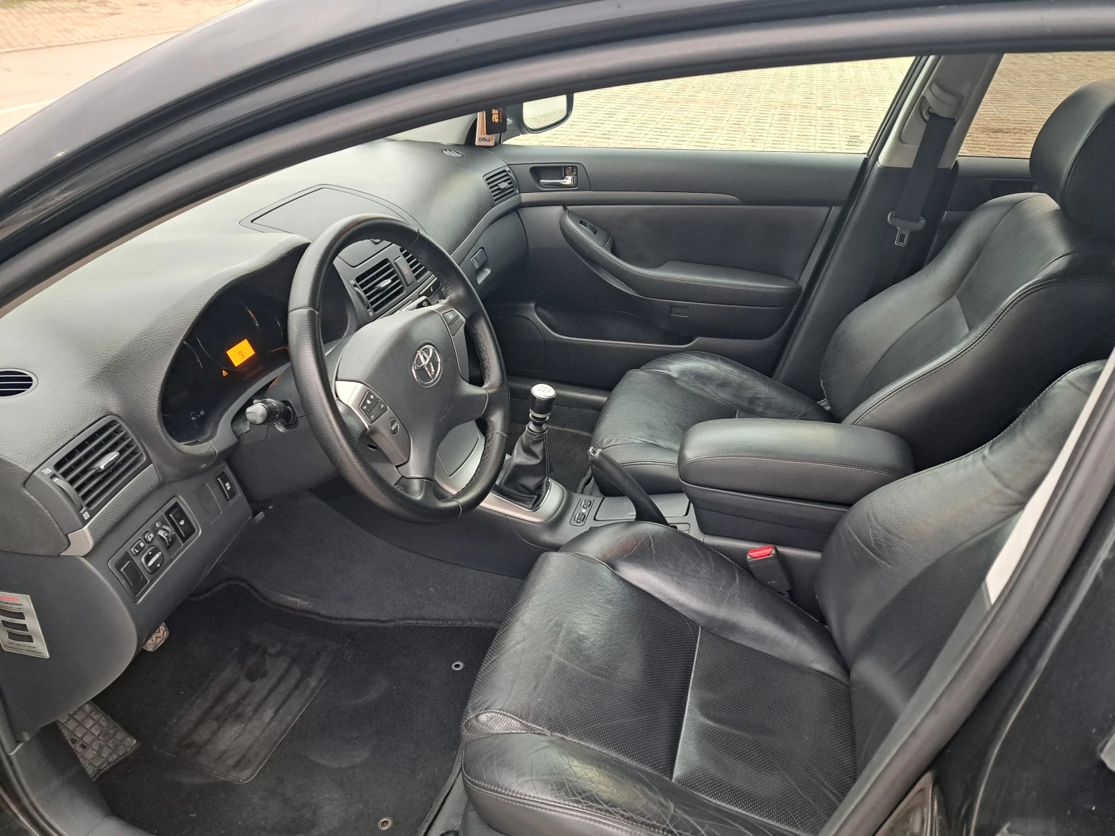 Toyota Avensis 2.2 D-CAT - изображение 9