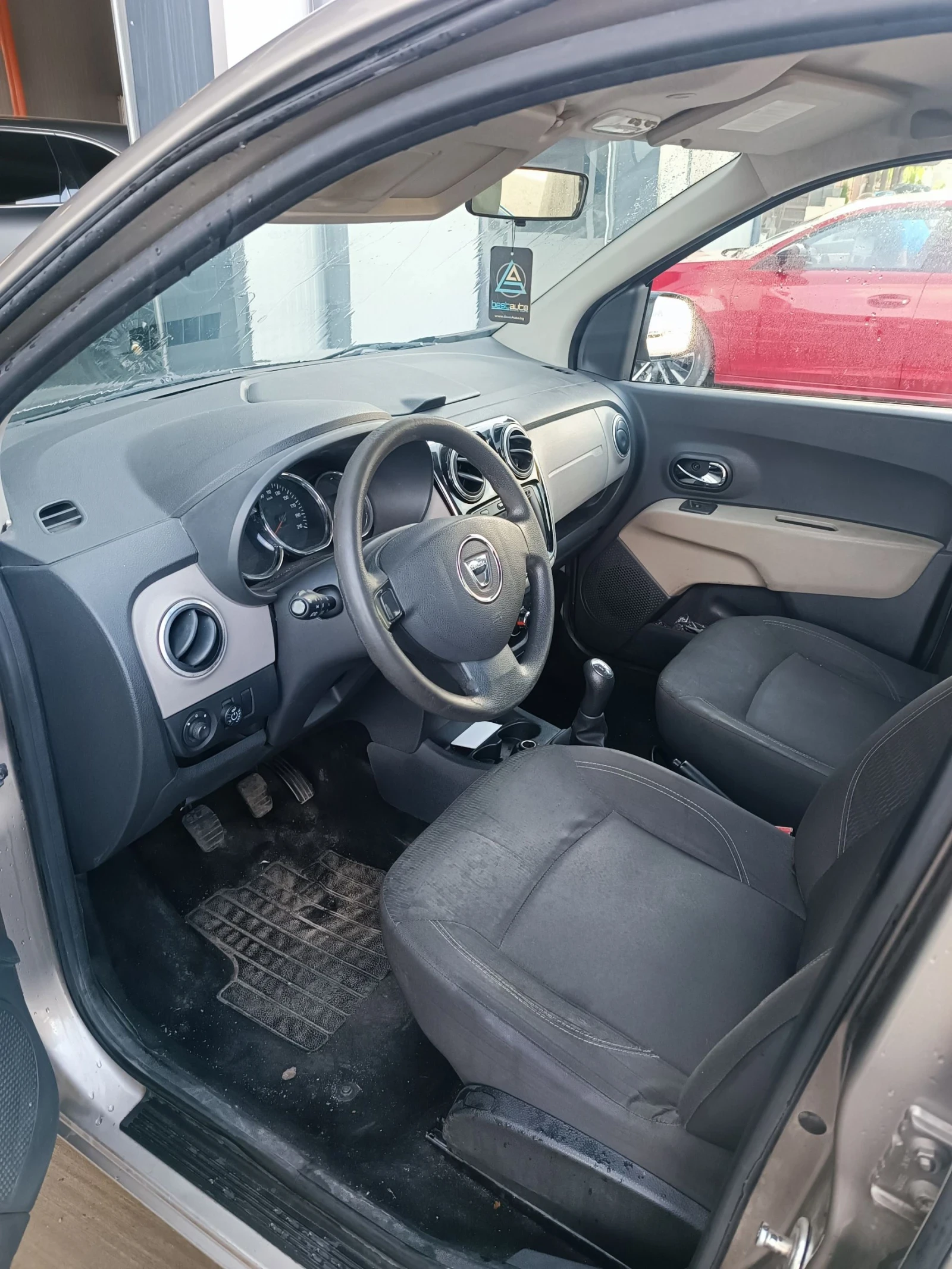 Dacia Lodgy 1.2i 6+ 1места - изображение 5