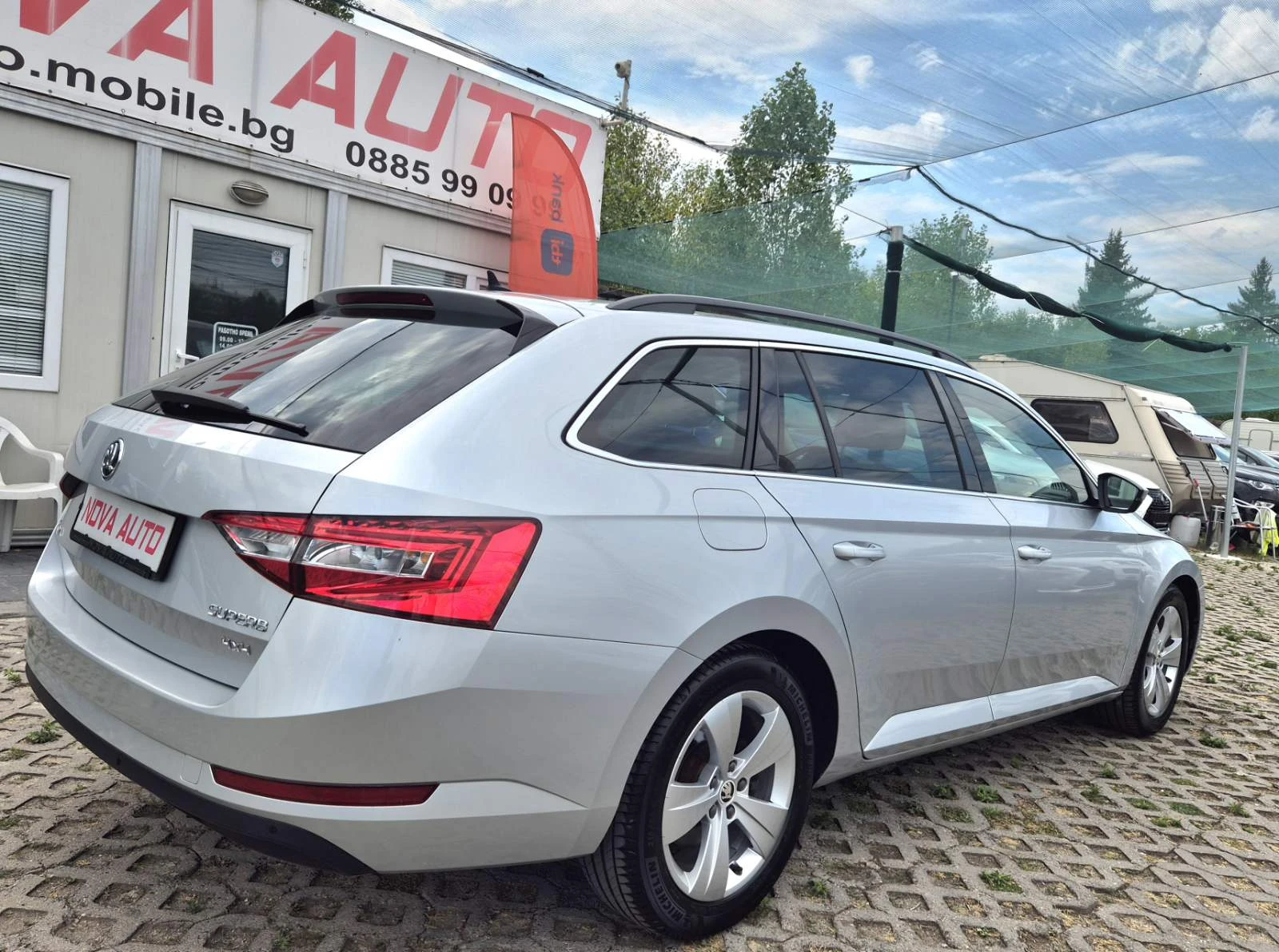 Skoda Superb 2.0D-190кс-4X4-DSG-200000км-СУПЕР СЪСТОЯНИЕ  - изображение 4