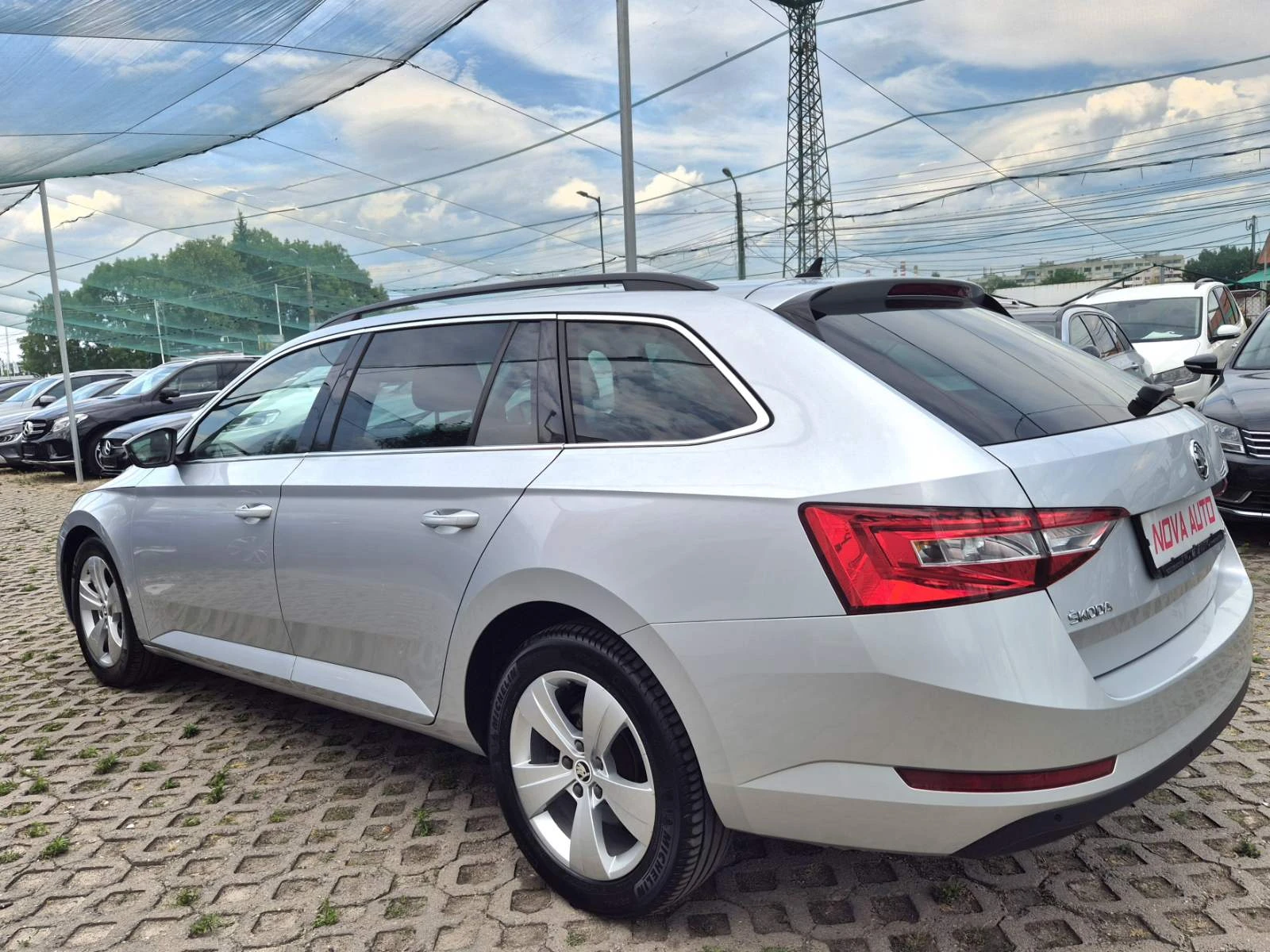 Skoda Superb 2.0D-190кс-4X4-DSG-200000км-СУПЕР СЪСТОЯНИЕ  - изображение 2
