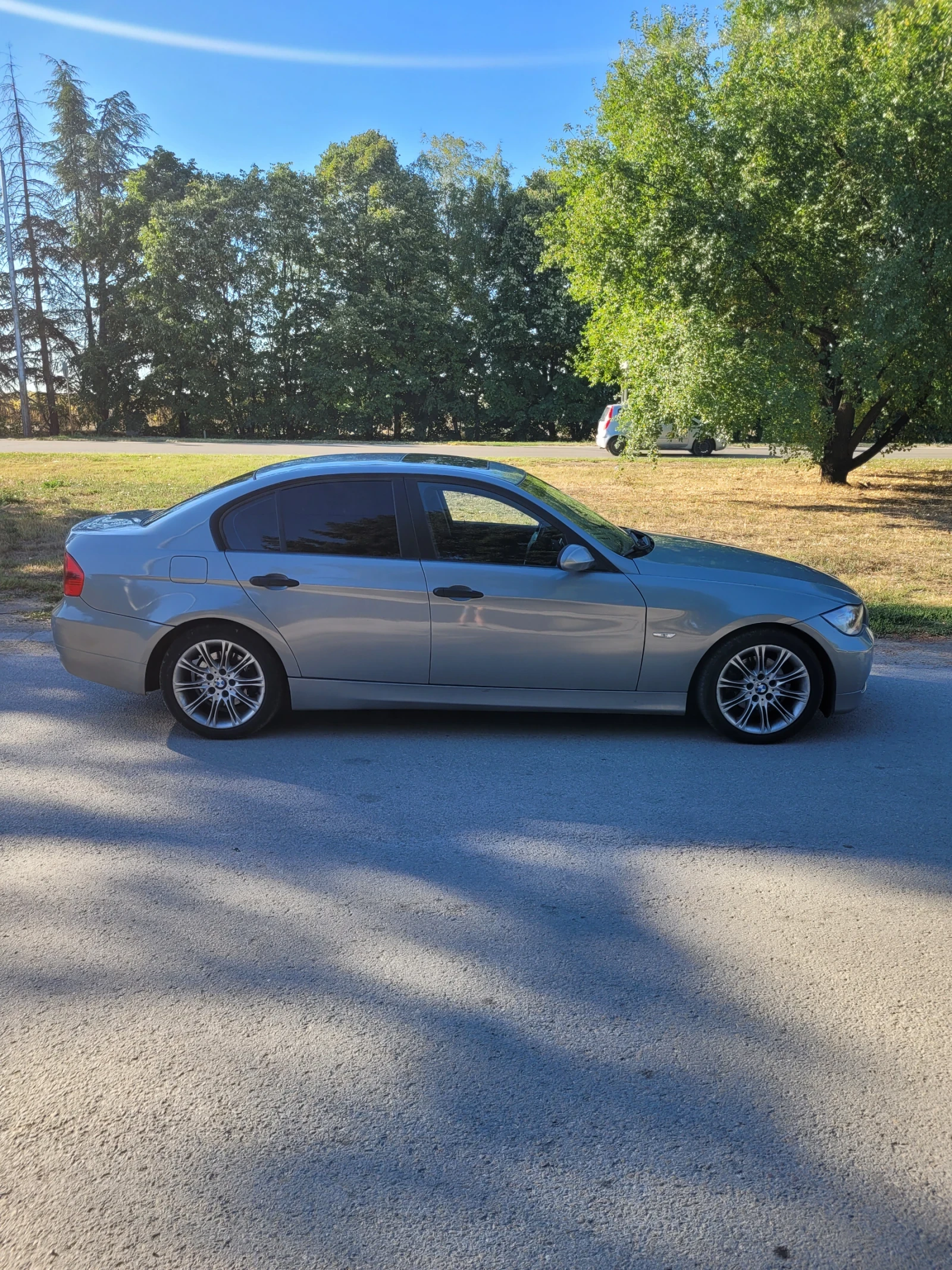 BMW 320 320d - изображение 5