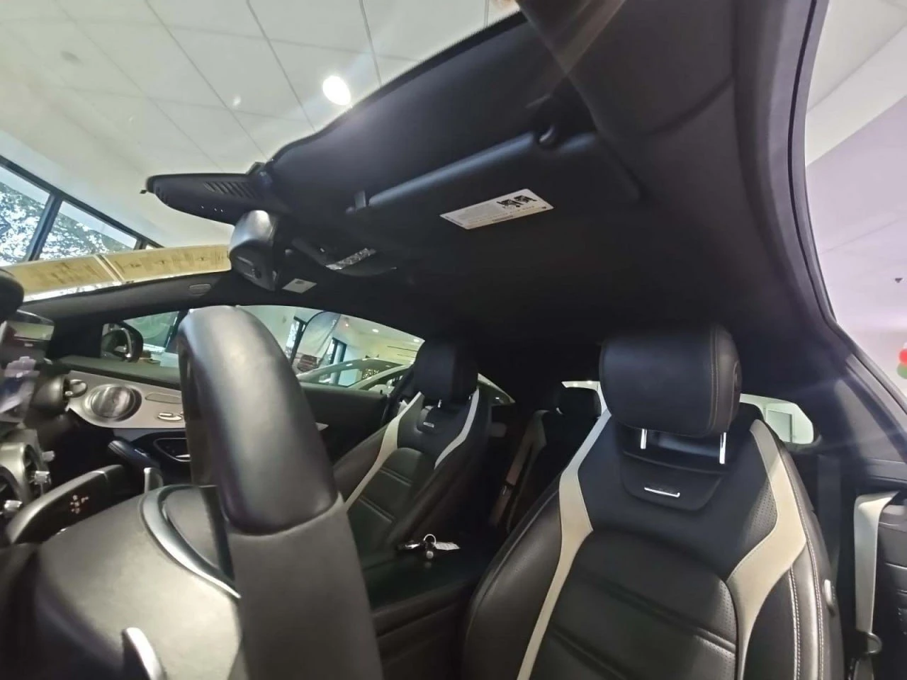 Mercedes-Benz C 63 AMG * CARFAX * БЕЗ ПЪРВОНАЧАЛНА ВНОСКА - изображение 6