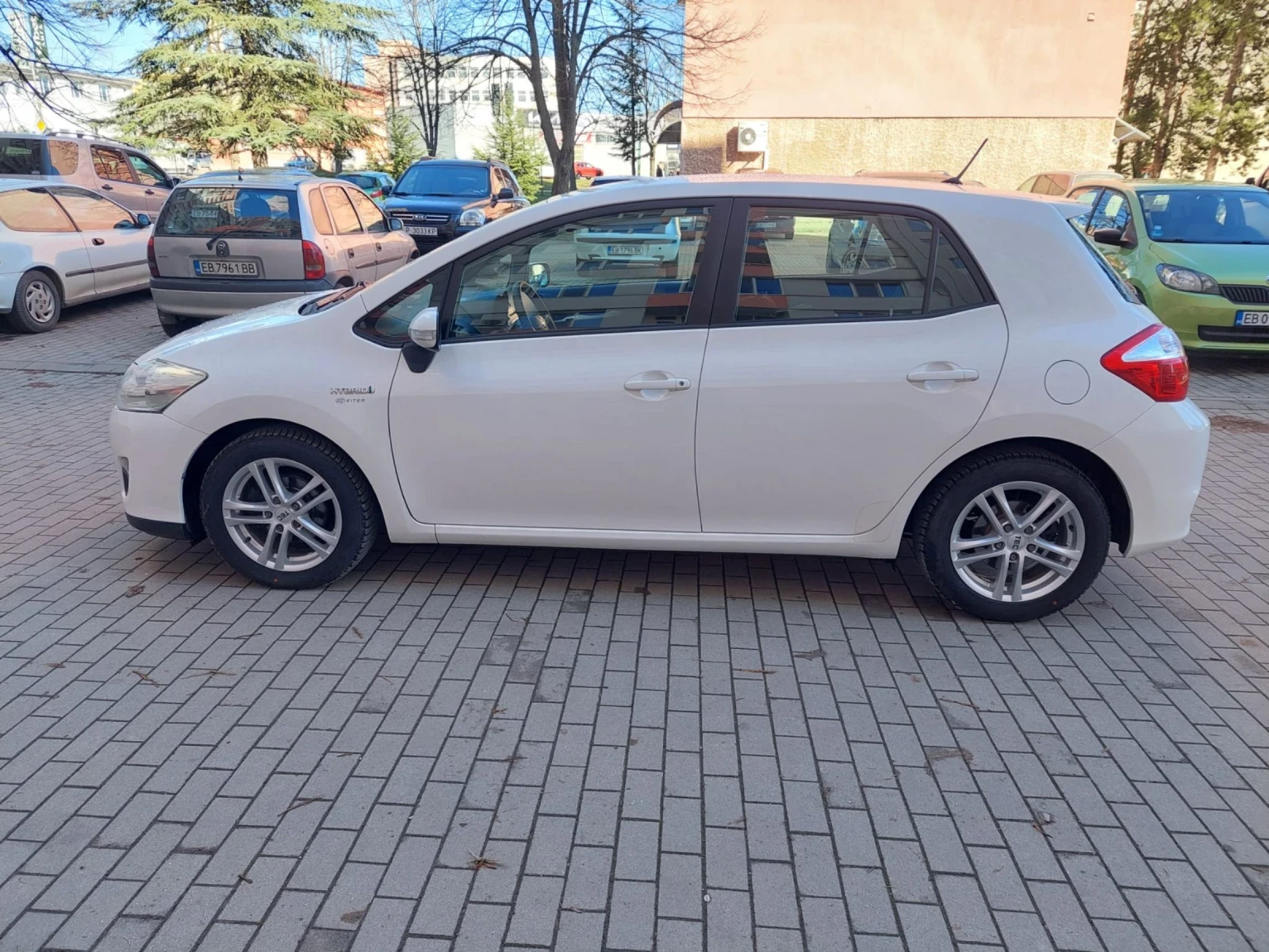 Toyota Auris 1.8VVTI HYBRID 161000км. ТОП - изображение 7