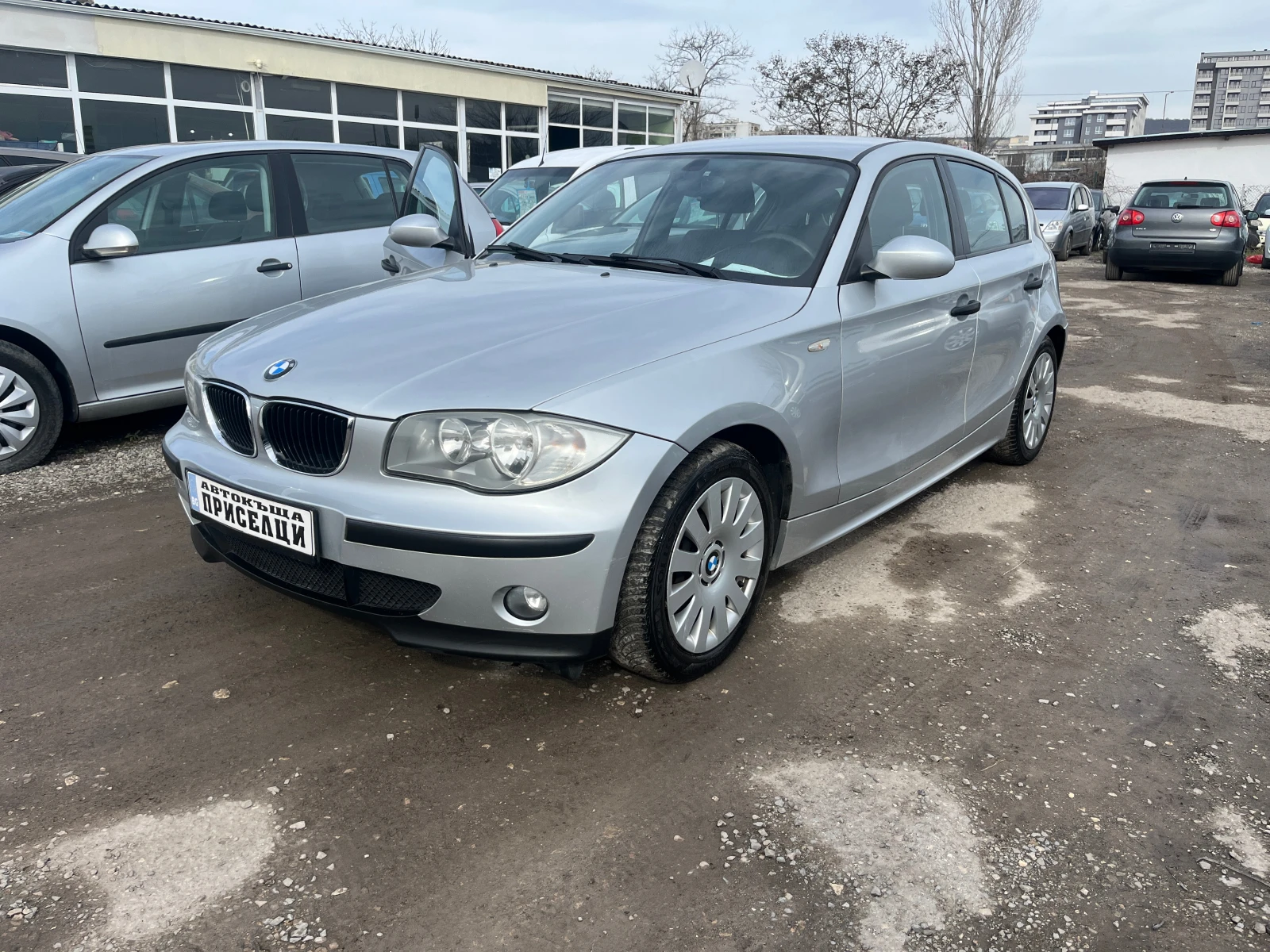 BMW 118 2.0 БЕНЗИН/АВТОМАТ, снимка 2 - Автомобили и джипове - 53535804