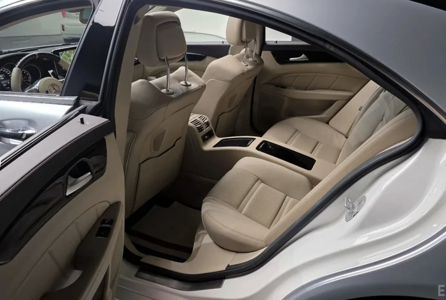 Mercedes-Benz CLS 63 AMG 4MATIC* КОжа* Подгрев* Обдухване* Кейлес* МАСАЖИ* , снимка 11 - Автомобили и джипове - 54021372