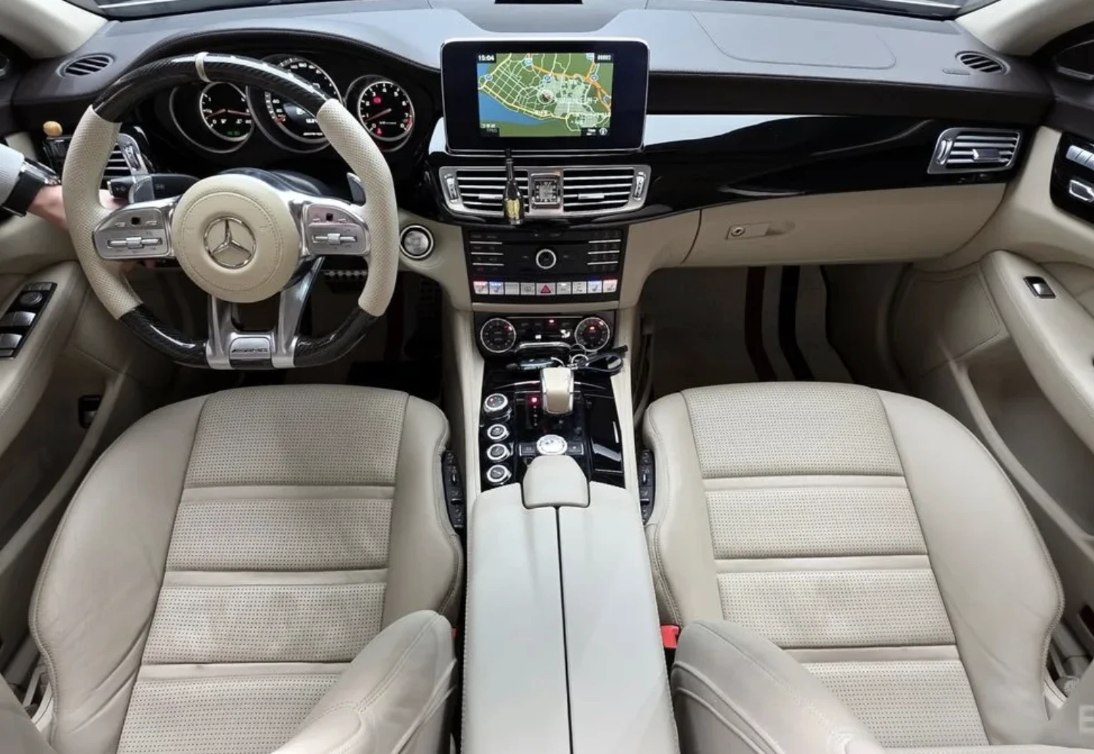 Mercedes-Benz CLS 63 AMG 4MATIC* КОжа* Подгрев* Обдухване* Кейлес* МАСАЖИ* , снимка 7 - Автомобили и джипове - 54021372