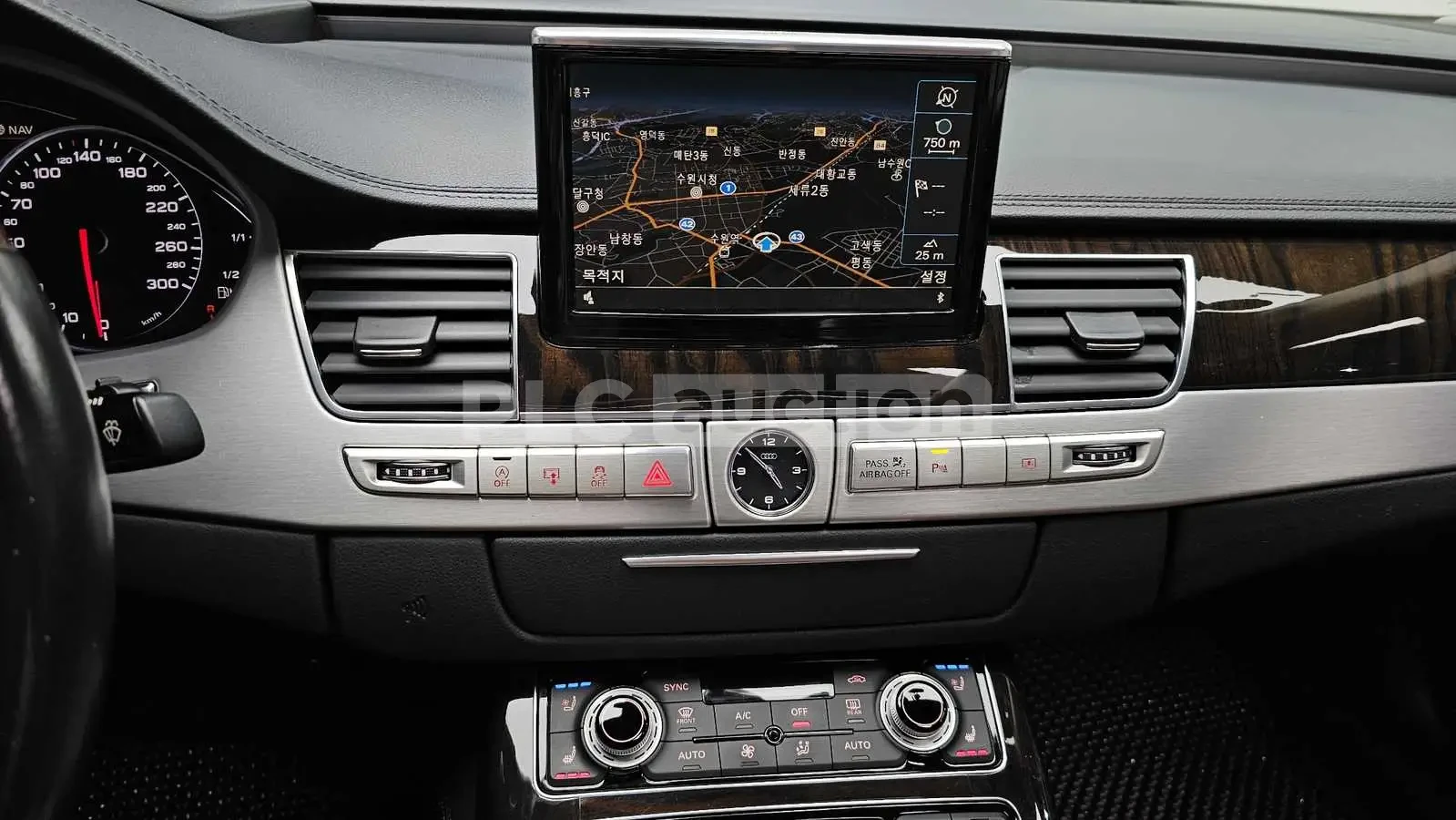 Audi A8 | DISTRONIC | HUD | ОБДУХВАНЕ | МАСАЖИ | , снимка 14 - Автомобили и джипове - 54656412