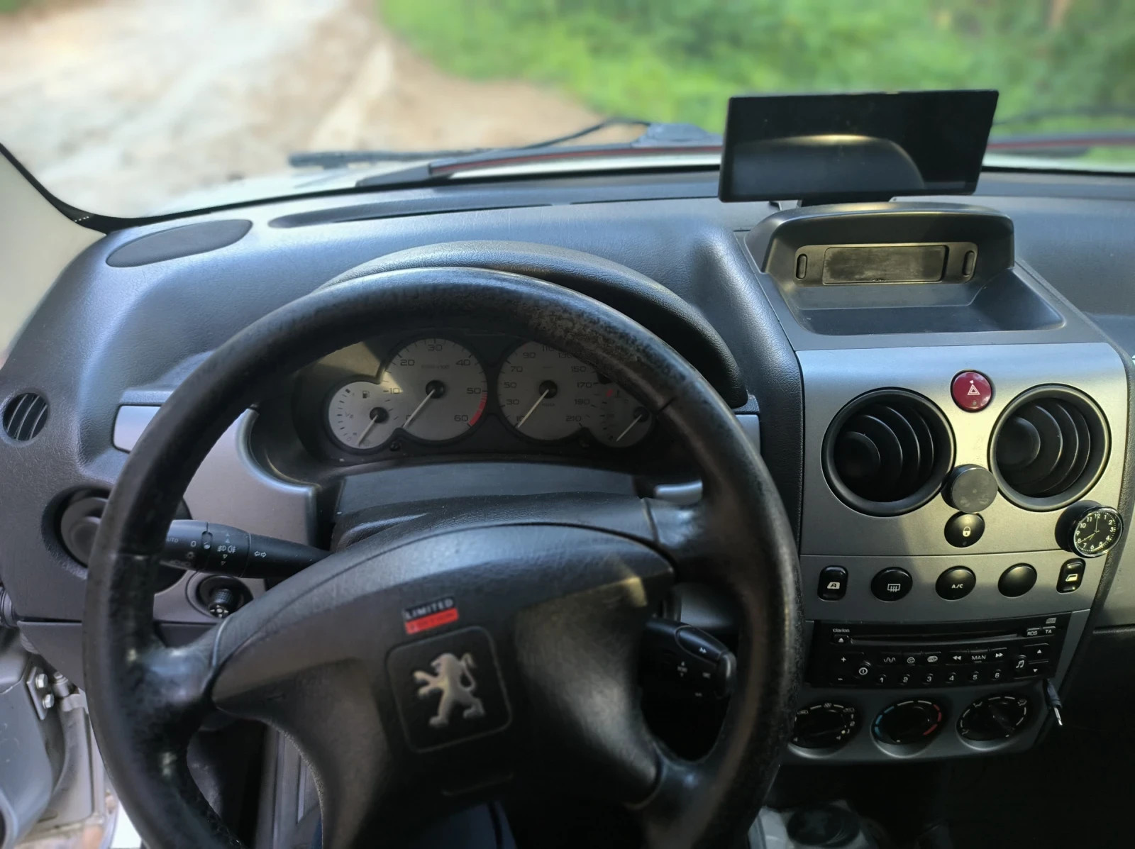 Peugeot Partner 2.0 HDI ПАНОРАМА , снимка 12 - Автомобили и джипове - 54947971