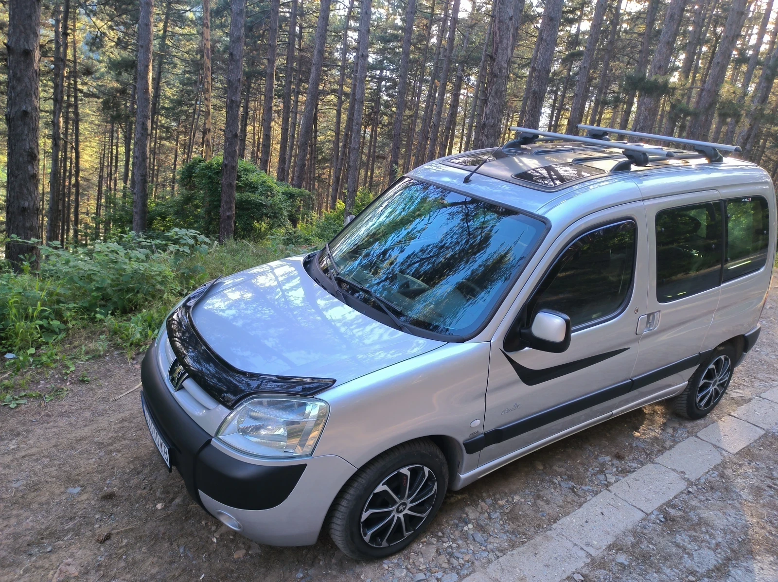 Peugeot Partner 2.0 HDI ПАНОРАМА , снимка 3 - Автомобили и джипове - 54947971