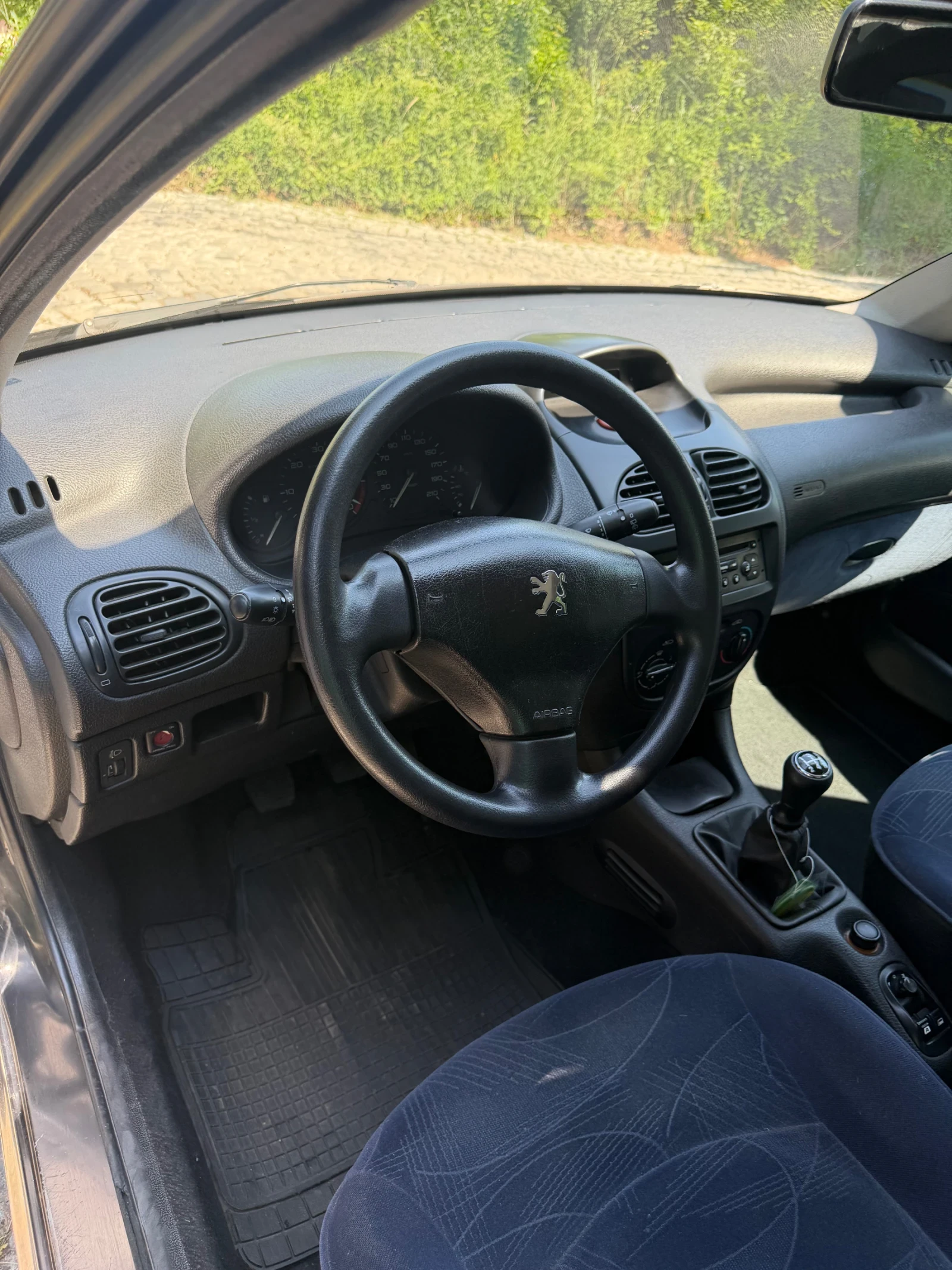 Peugeot 206 1, 4 HDI, снимка 9 - Автомобили и джипове - 55075830